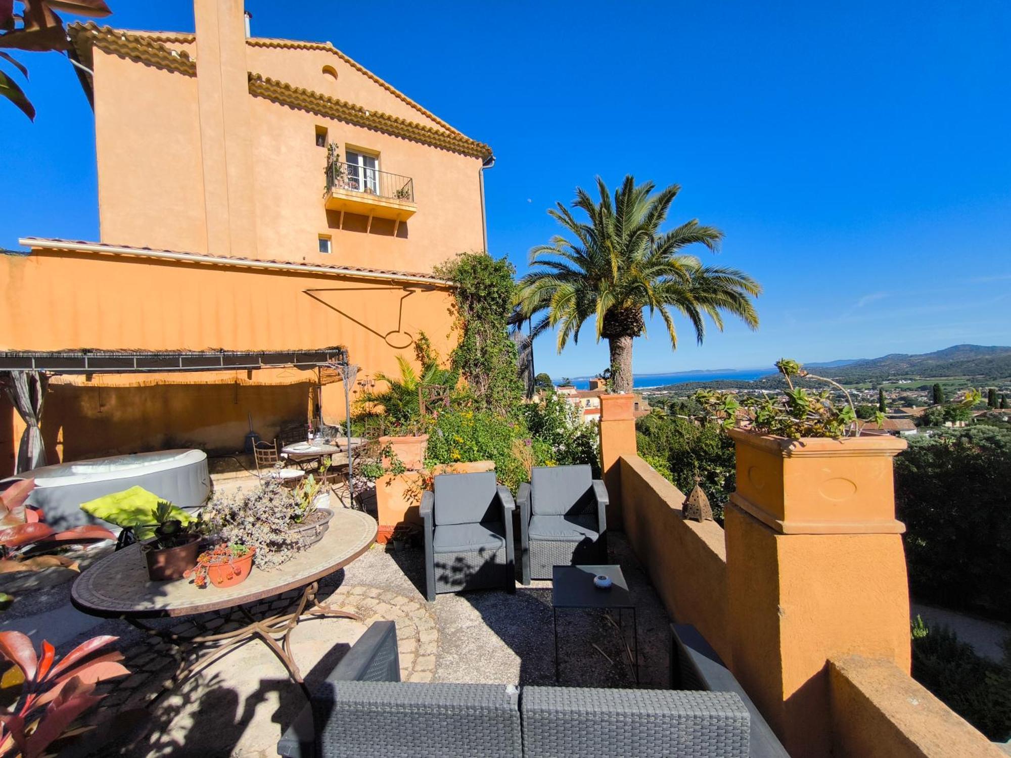 Love-Room Discret 40 M2 Bormes Les Mimosas Village Avec Terrasse 外观 照片