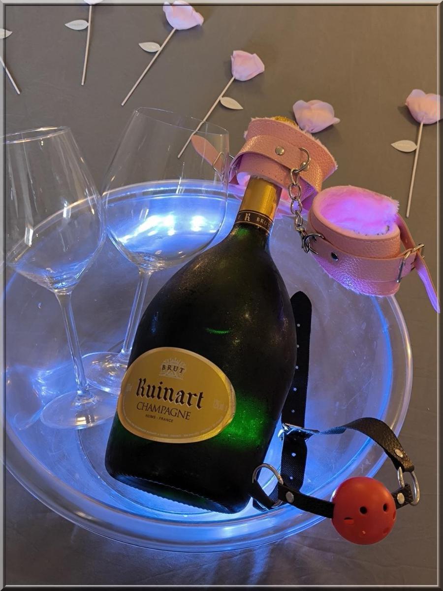 Love-Room Discret 40 M2 Bormes Les Mimosas Village Avec Terrasse 外观 照片
