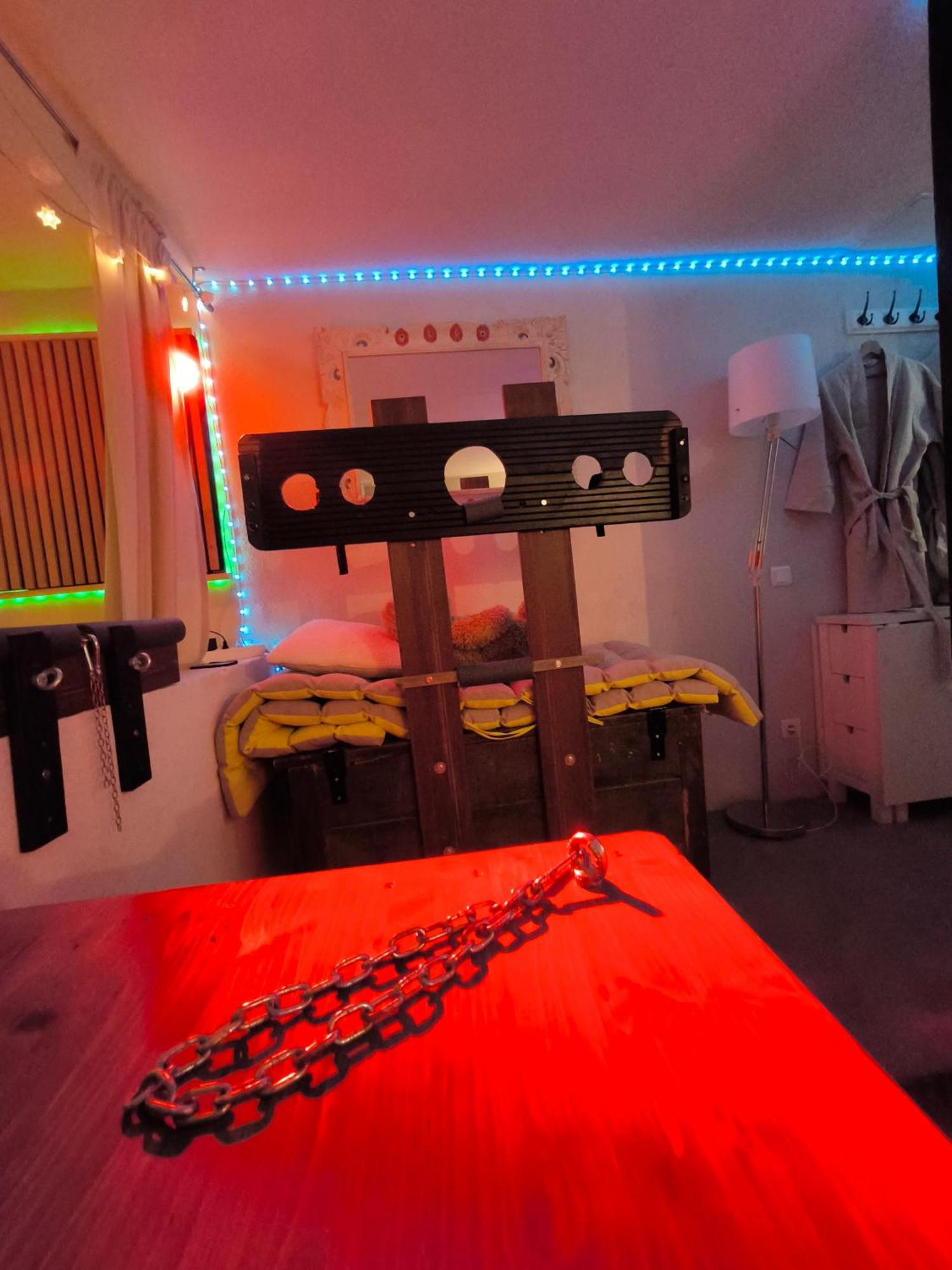 Love-Room Discret 40 M2 Bormes Les Mimosas Village Avec Terrasse 外观 照片