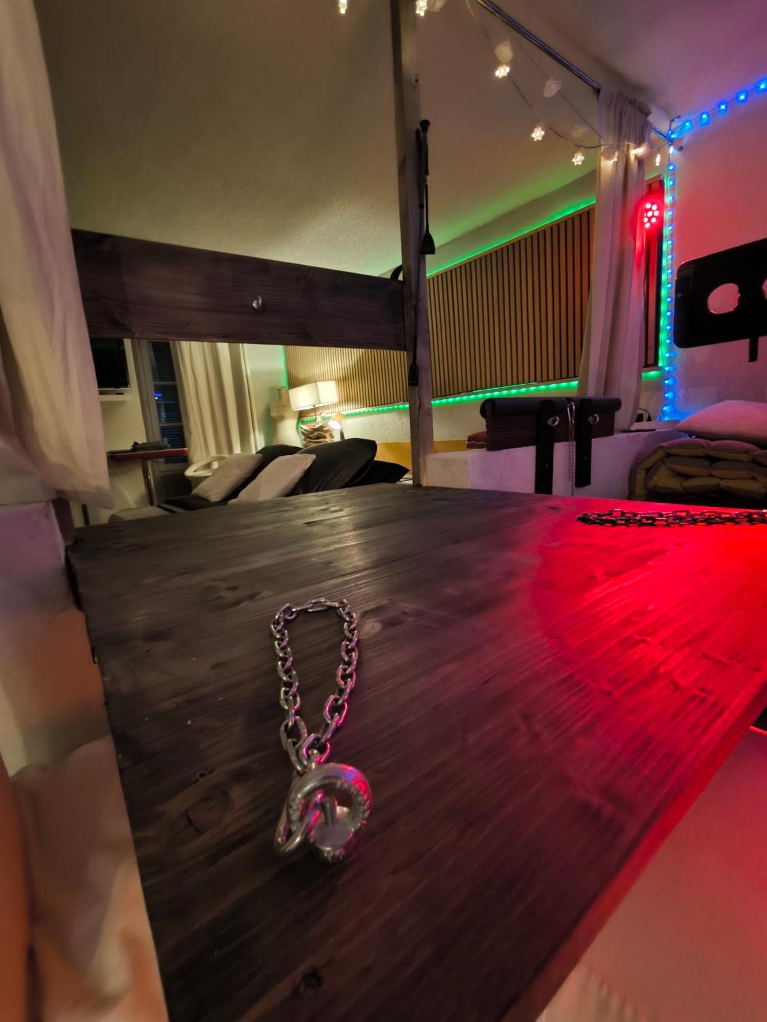Love-Room Discret 40 M2 Bormes Les Mimosas Village Avec Terrasse 外观 照片