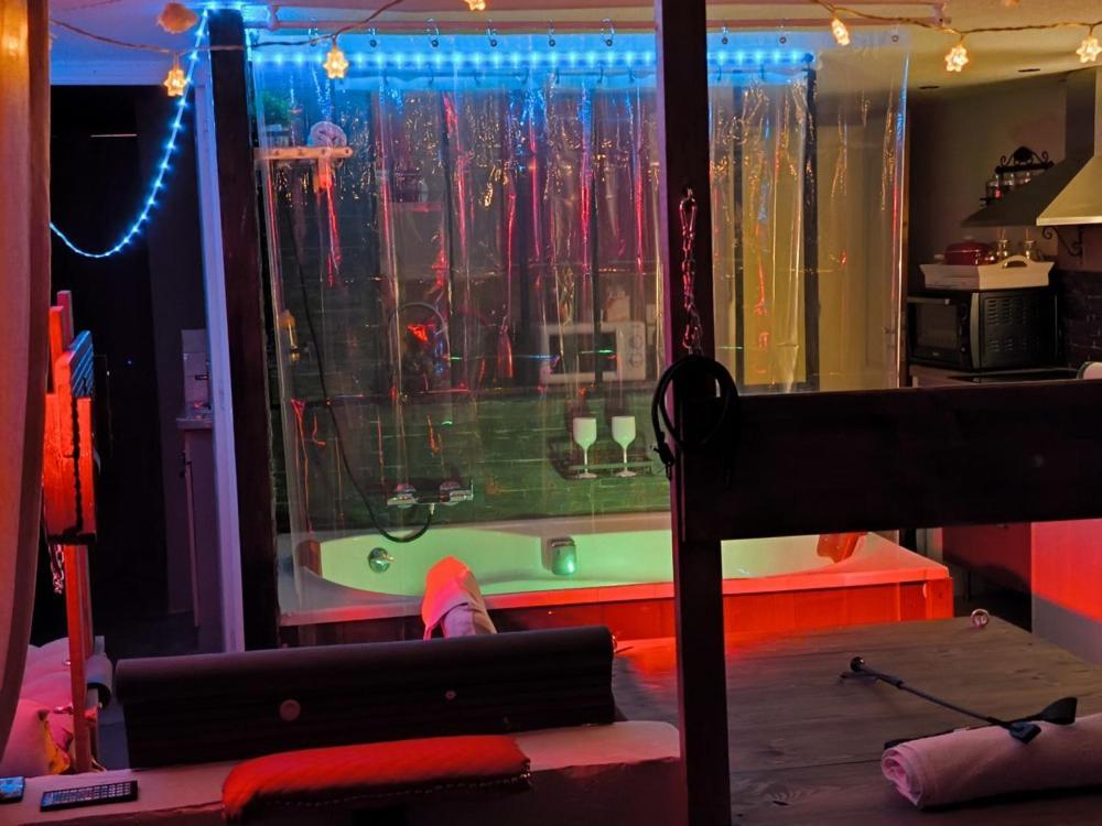 Love-Room Discret 40 M2 Bormes Les Mimosas Village Avec Terrasse 外观 照片